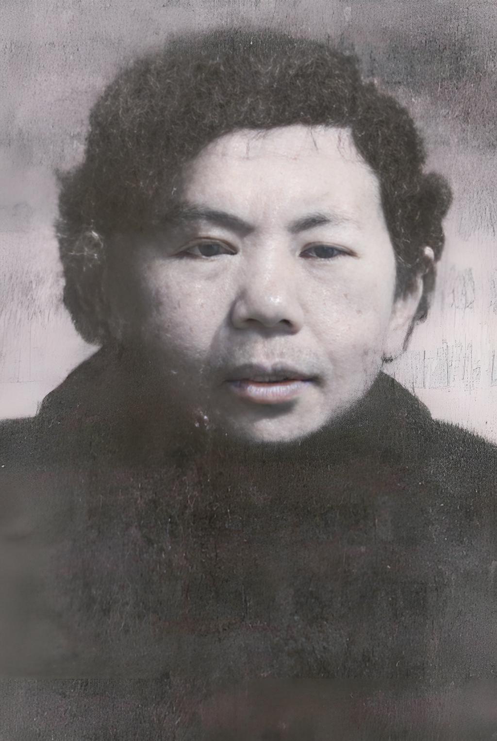 周菊英