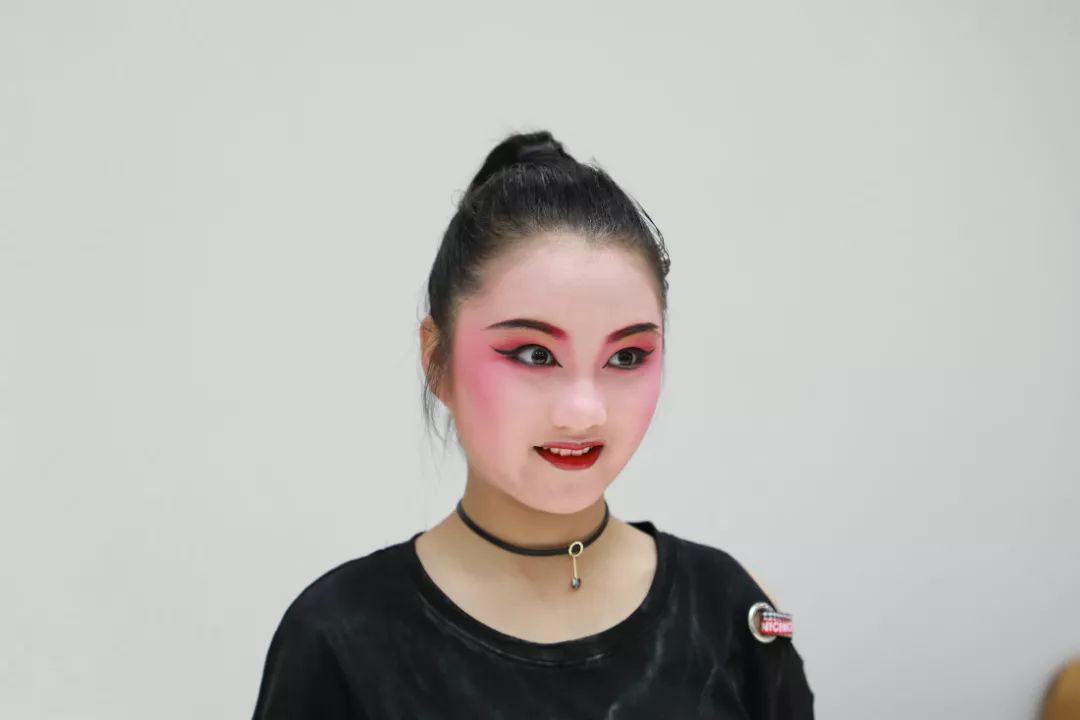 毛佳译